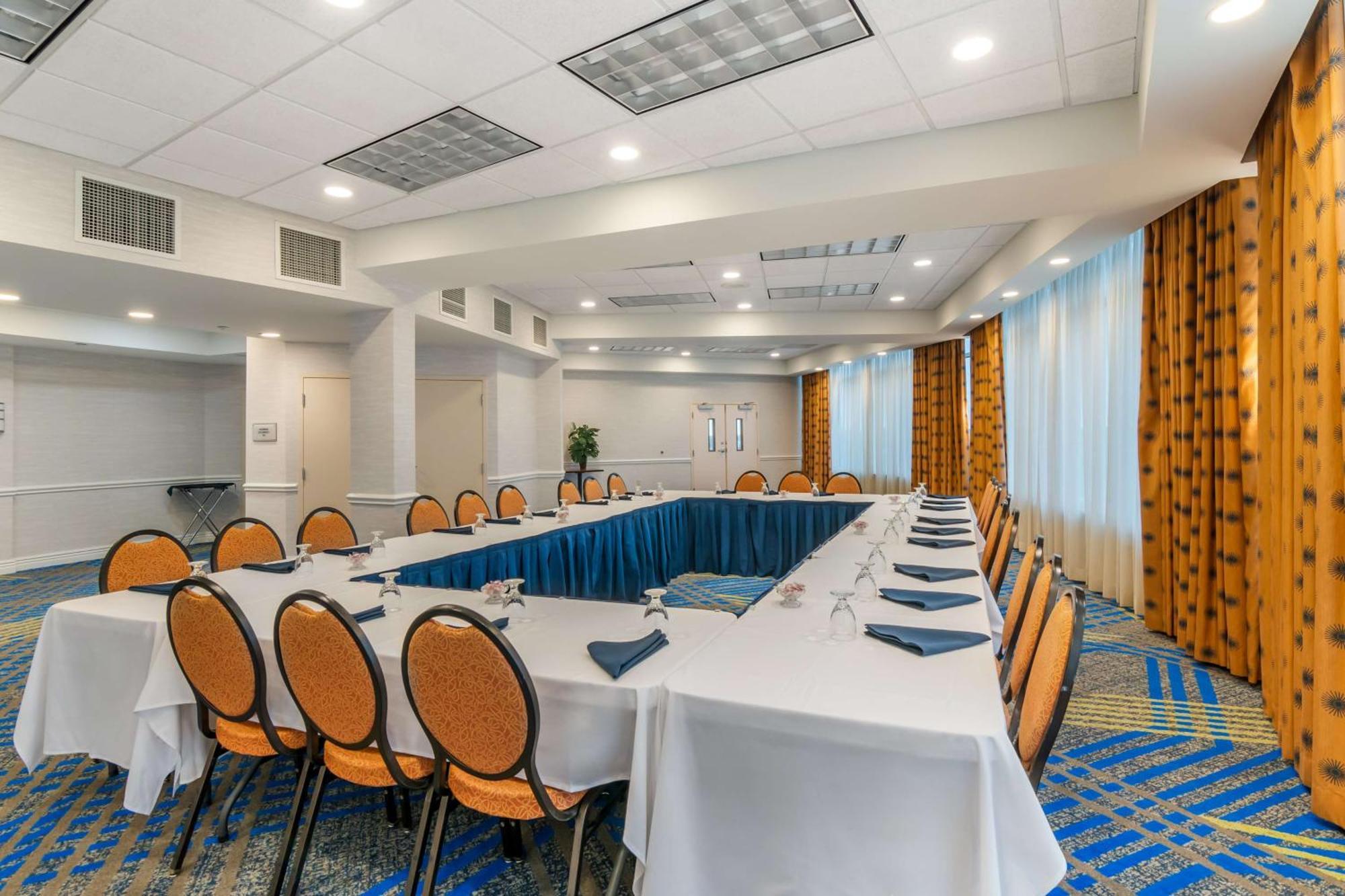 Doubletree By Hilton Джефферсон-Сити Экстерьер фото